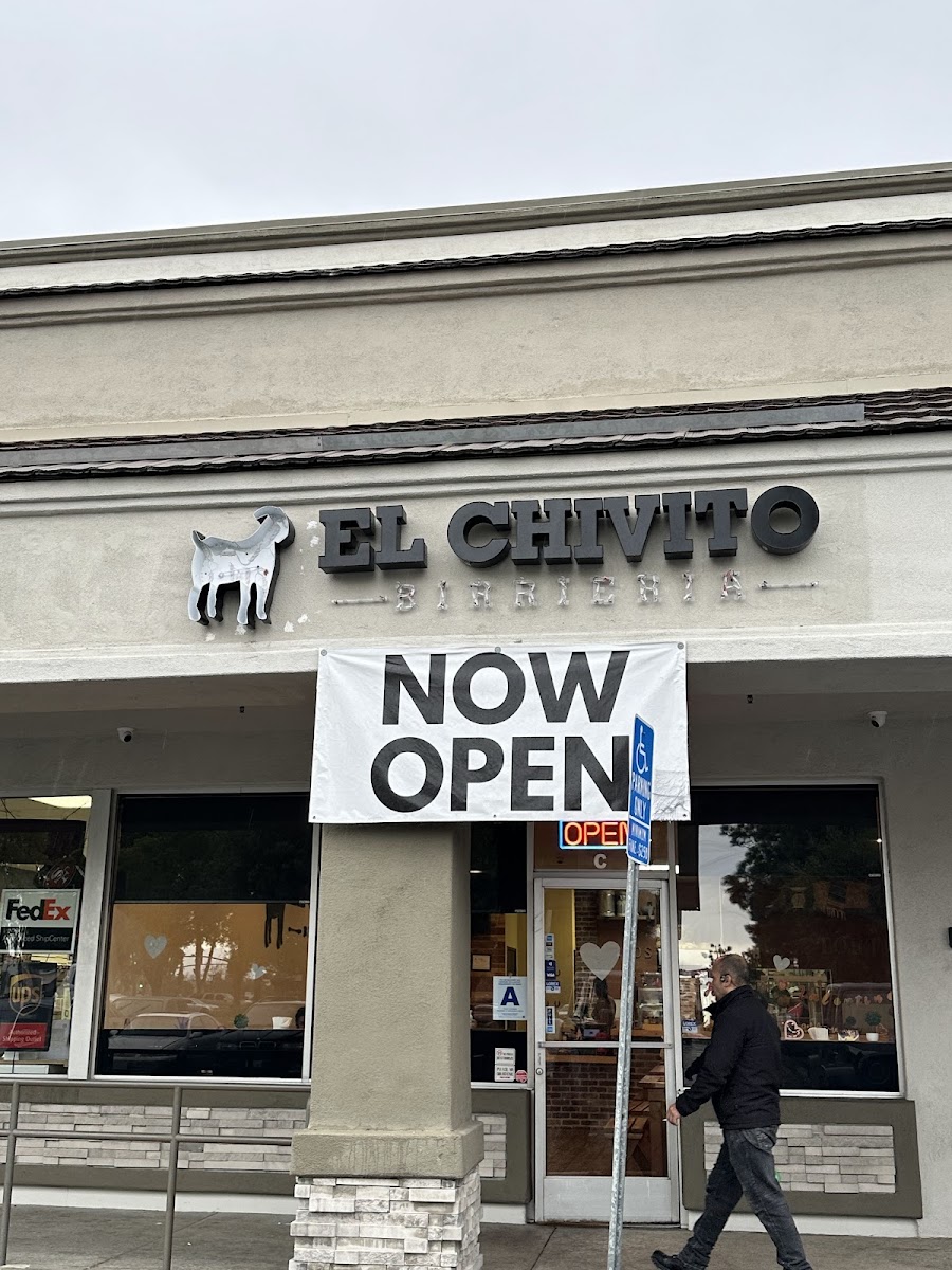 El Chivito Birrieria